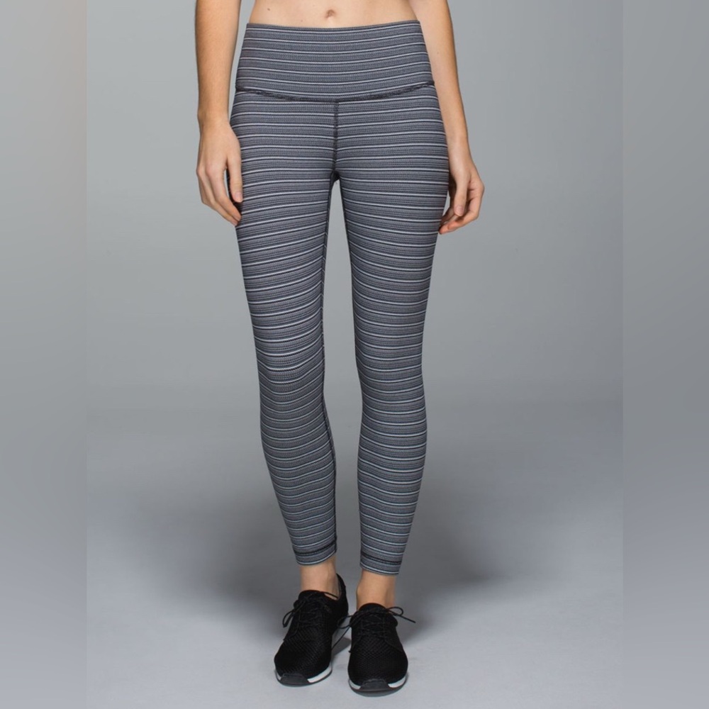 Lululemon High Times Pants in Textured Stripe Black Deep Coal Luon Size 2